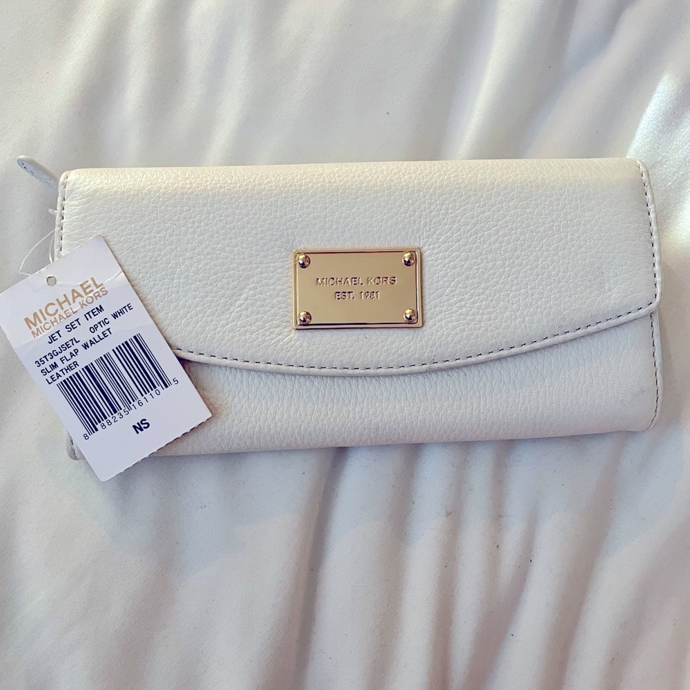Brand New Micheal Kors White Slim Flap Leather Wallet